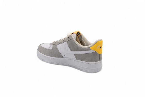 NIKE Wmns Air Force 1 '07 (FQ7779-001): Pure Platinum/White-Melon Tint